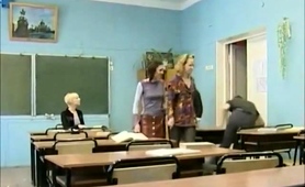 anyuta-y-ludmilla-profesora-y-estudiante-follan-con-lengua