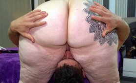 huge-ass-bbw-milf-sophia-lola-sits-on-young-guy-s-face-dick